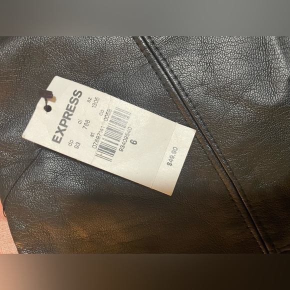 EXPRESS Black Leather Skirt New never worn - Picture 2 of 3